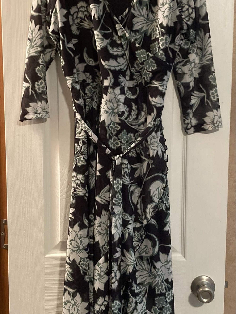 G by Giuliana Black and White Floral pullover Dress